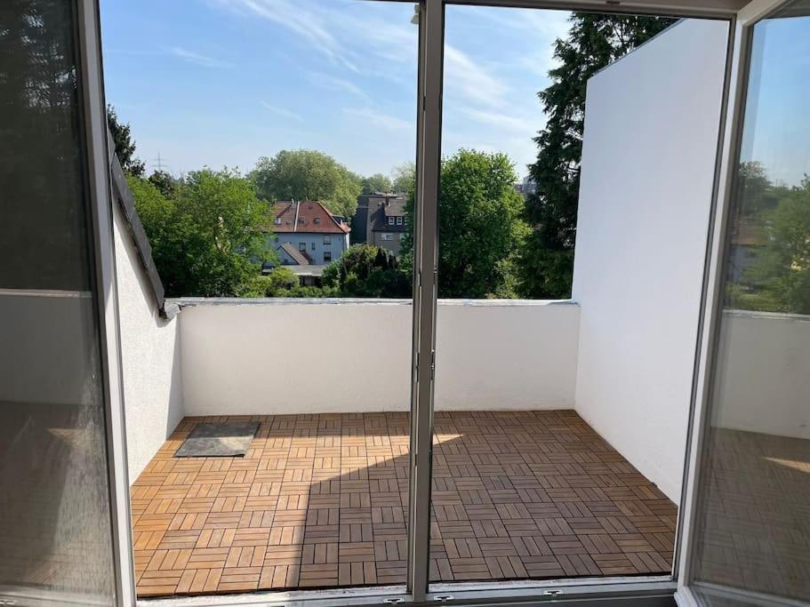 Moderne Ferienwohnung In Gelsenkirchen-Schalke Fuer 1 Bis 7 Personen Mit Terrasse, Ideal Fuer Gruppen & Stadionbesuche Kültér fotó