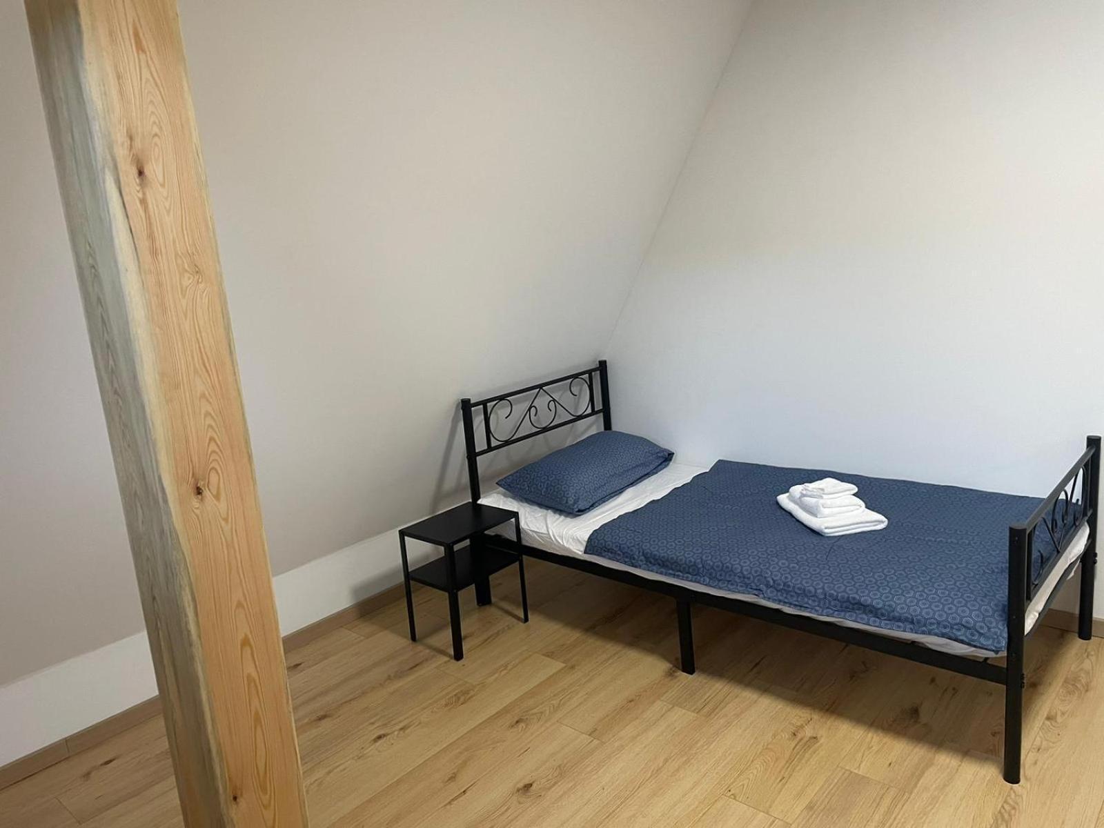 Moderne Ferienwohnung In Gelsenkirchen-Schalke Fuer 1 Bis 7 Personen Mit Terrasse, Ideal Fuer Gruppen & Stadionbesuche Kültér fotó