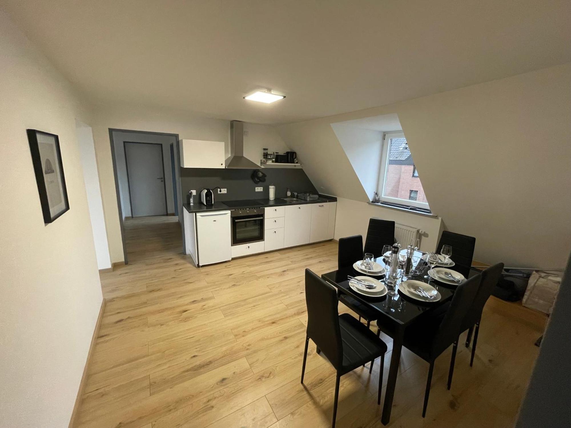 Moderne Ferienwohnung In Gelsenkirchen-Schalke Fuer 1 Bis 7 Personen Mit Terrasse, Ideal Fuer Gruppen & Stadionbesuche Kültér fotó
